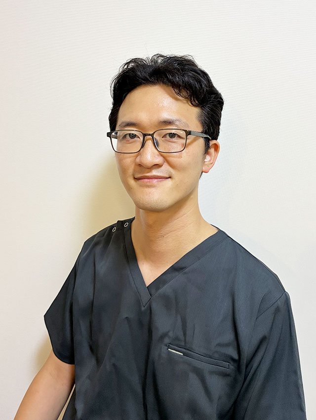 院長 岡村 真弥